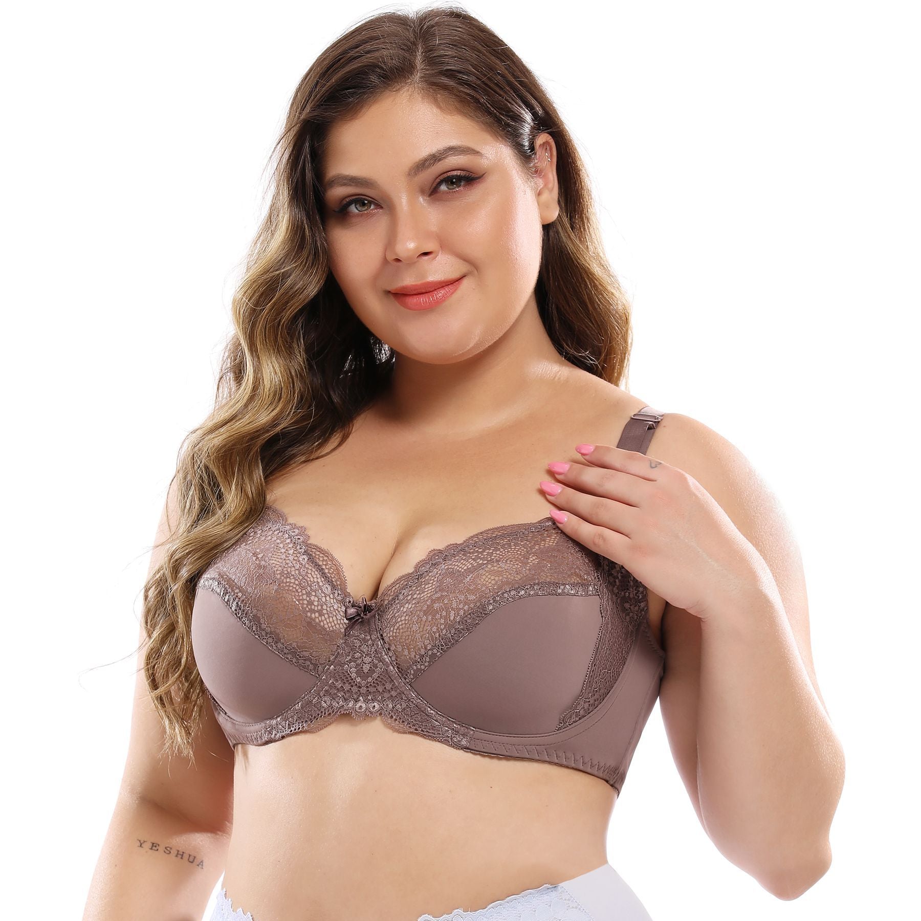 Super-thin lace plus-size bra