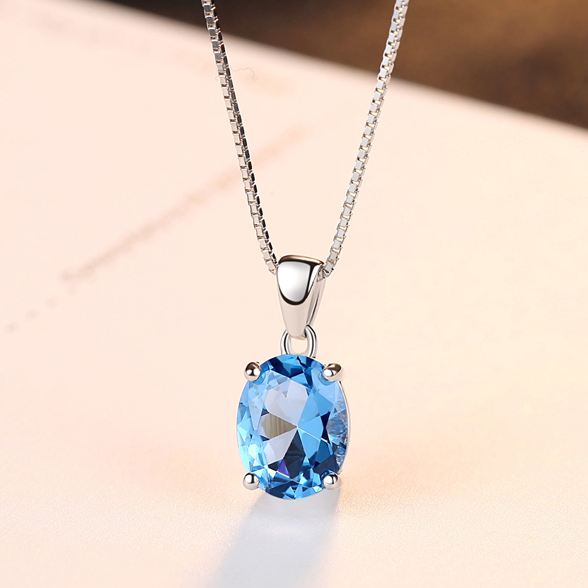 Simple zircon necklace