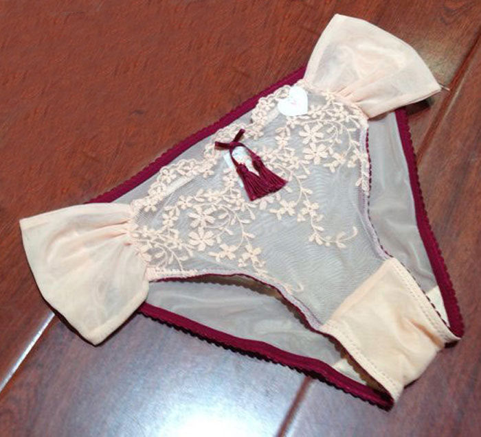 Hollow breathable hanging panties