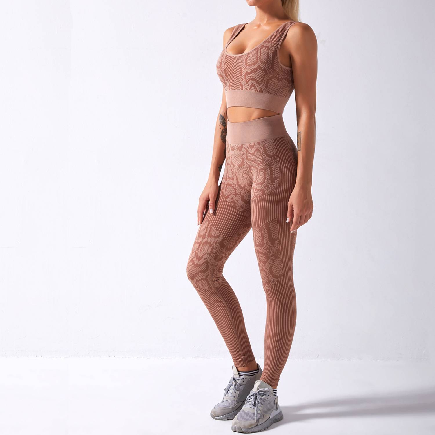 Sports seamless fitness snake suit