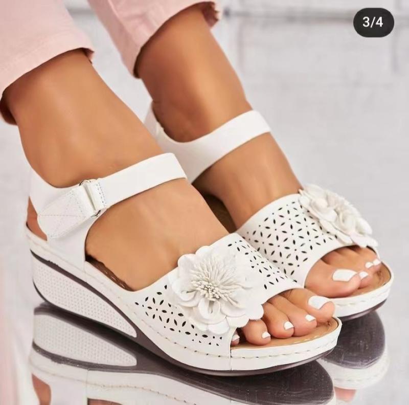 Sandalias de cuña con plataforma de flores huecas de talla grande de verano para mujer