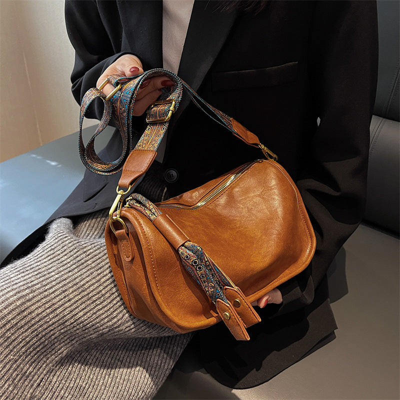 Fashion Oil Wax Cowhide Messenger Bag