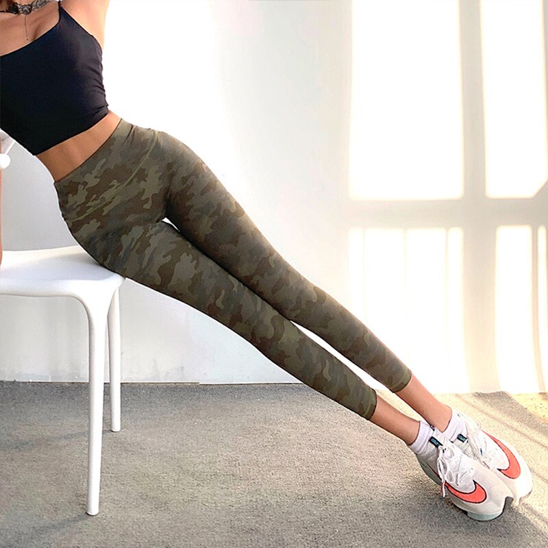 European And American Camouflage Peach Hip Fitness Pants