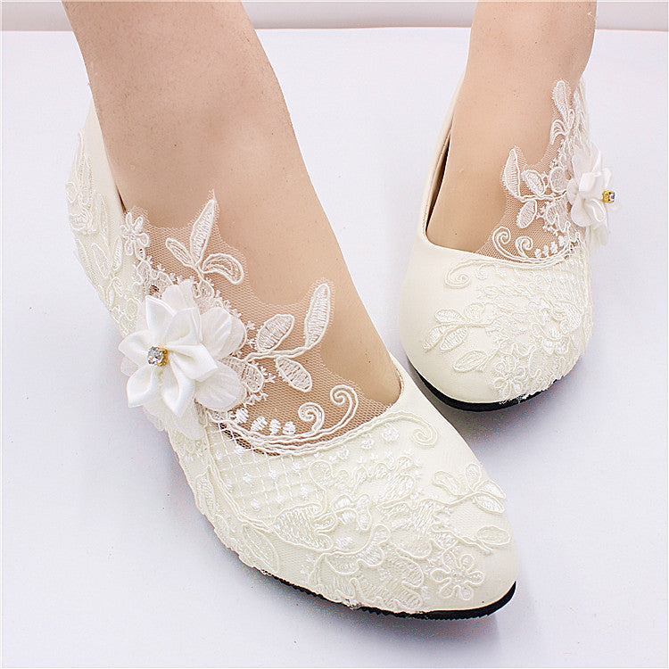 White Lace High Heels Wedding Shoes Large And Fashionable Square