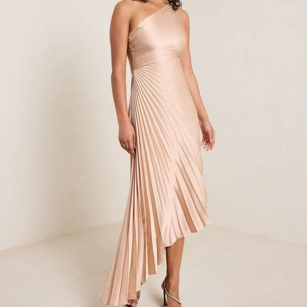 Fashion One-shoulder Sun Pleated Satin Dress